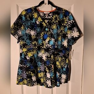 Code Happy women's blouse 👚 for nurses in black with flowers in colors size L.